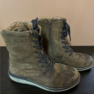 Keen suede leather boots